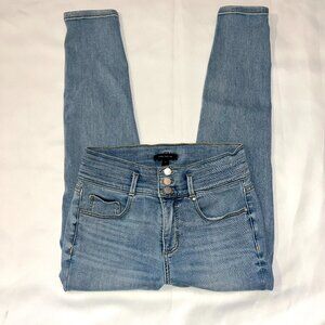 Ann Taylor Light Washed Skinny Mid Rise Jeans Size 6